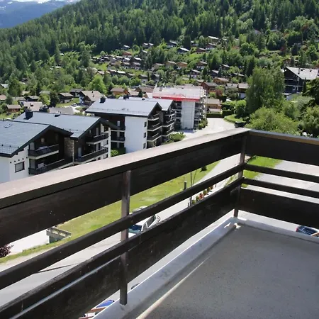 Valaisia Cosy & Center *
